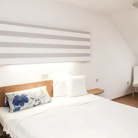 Bed and Breakfast Linde Μπρέγκενζ