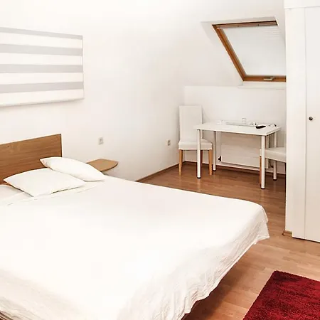 Bed and Breakfast Linde Μπρέγκενζ